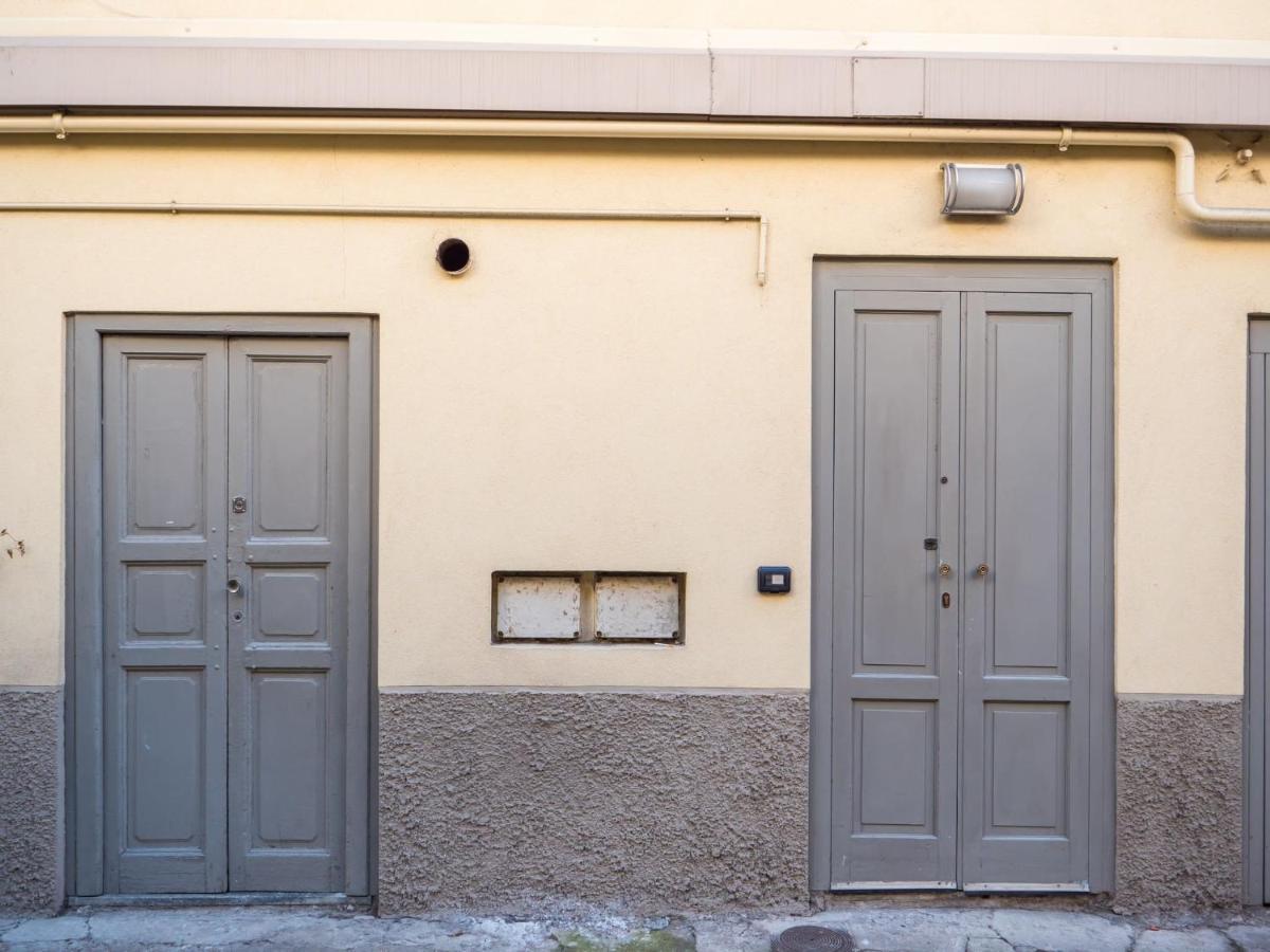 The Best Rent - Studio Nearby Sant'Agostino Metro Milan Exterior photo